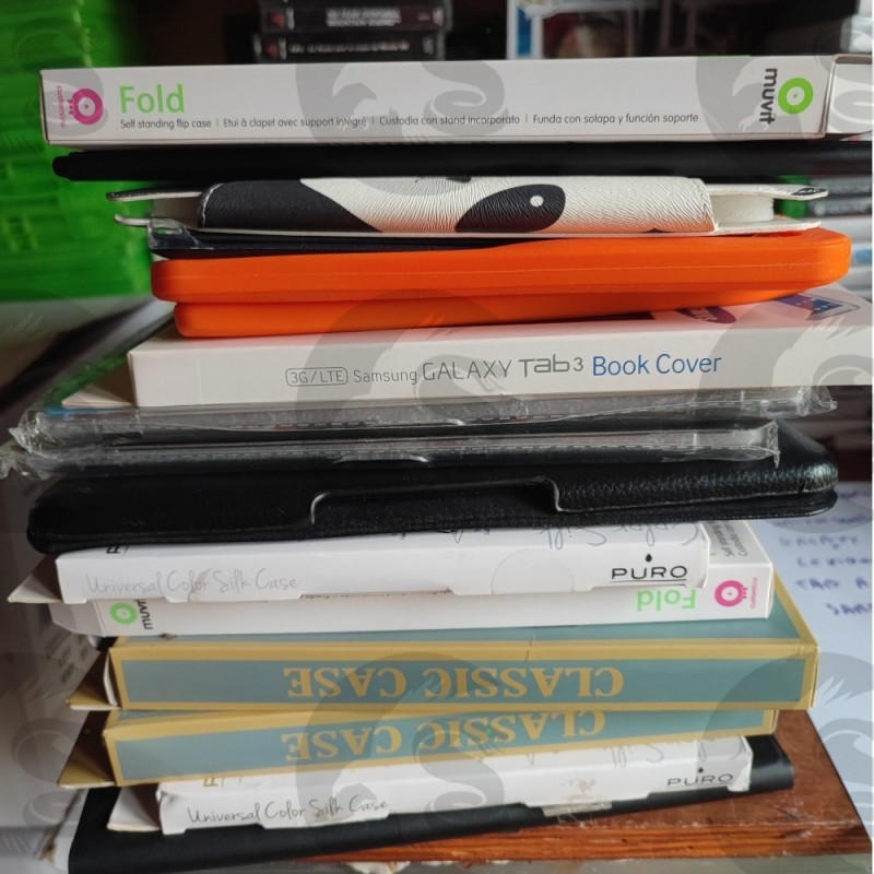 Lot de 16 housses pour tablettes